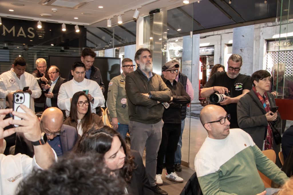 Presentacion en BOQUERIA . Fotografo MARC LLOBET -